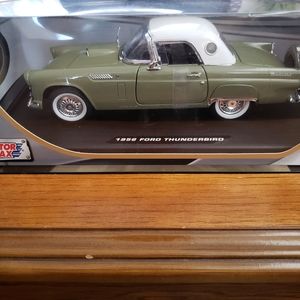 1956 Ford Thunderbird 1:18 scale model